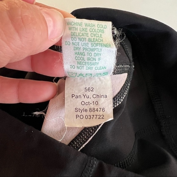 Lilly Pulitzer Yoga Capris Pink & Black Size XS - Picture 7 of 7